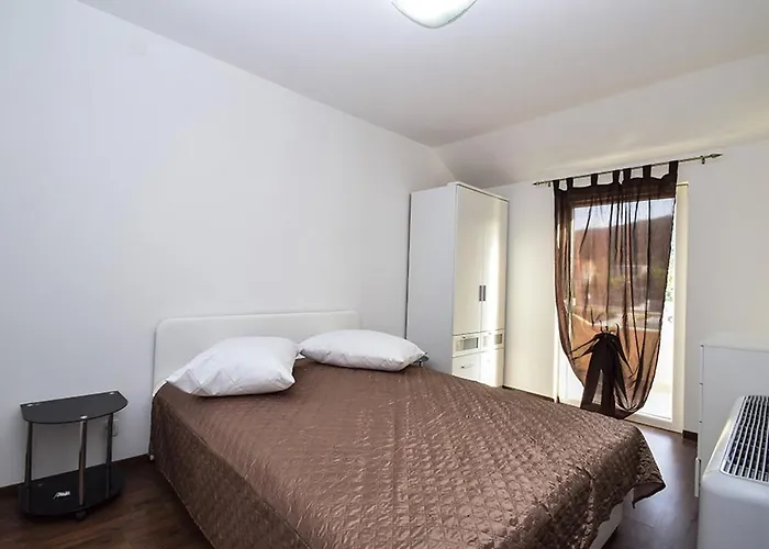 Julija By Interhome 펜션 Gacelezi